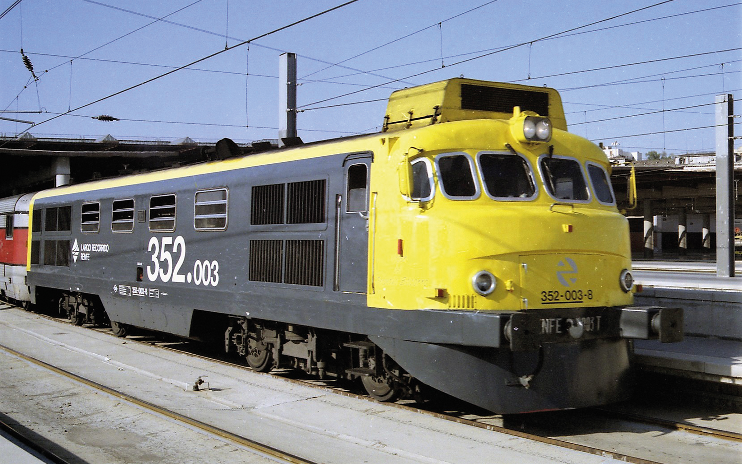 Arnold HN2674D - RENFE, Diesellokomotive 352-003 V